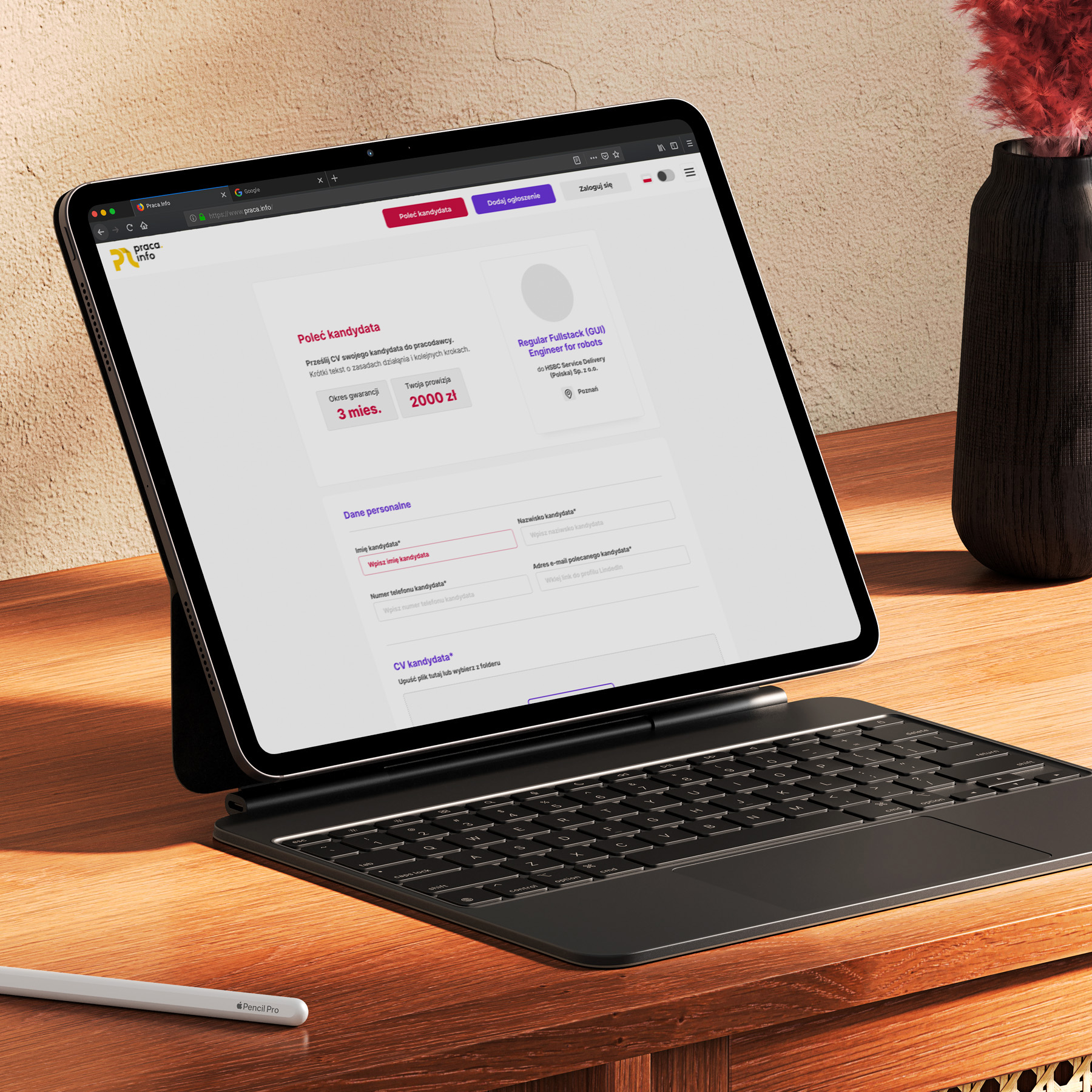 Praca.Info — interfejs mobilny platformy, widok ofert na smartfonie